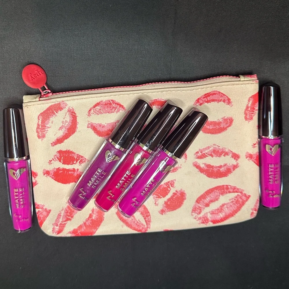 Ipsy Red Lips Glam Bag & Lip Gloss Bundle